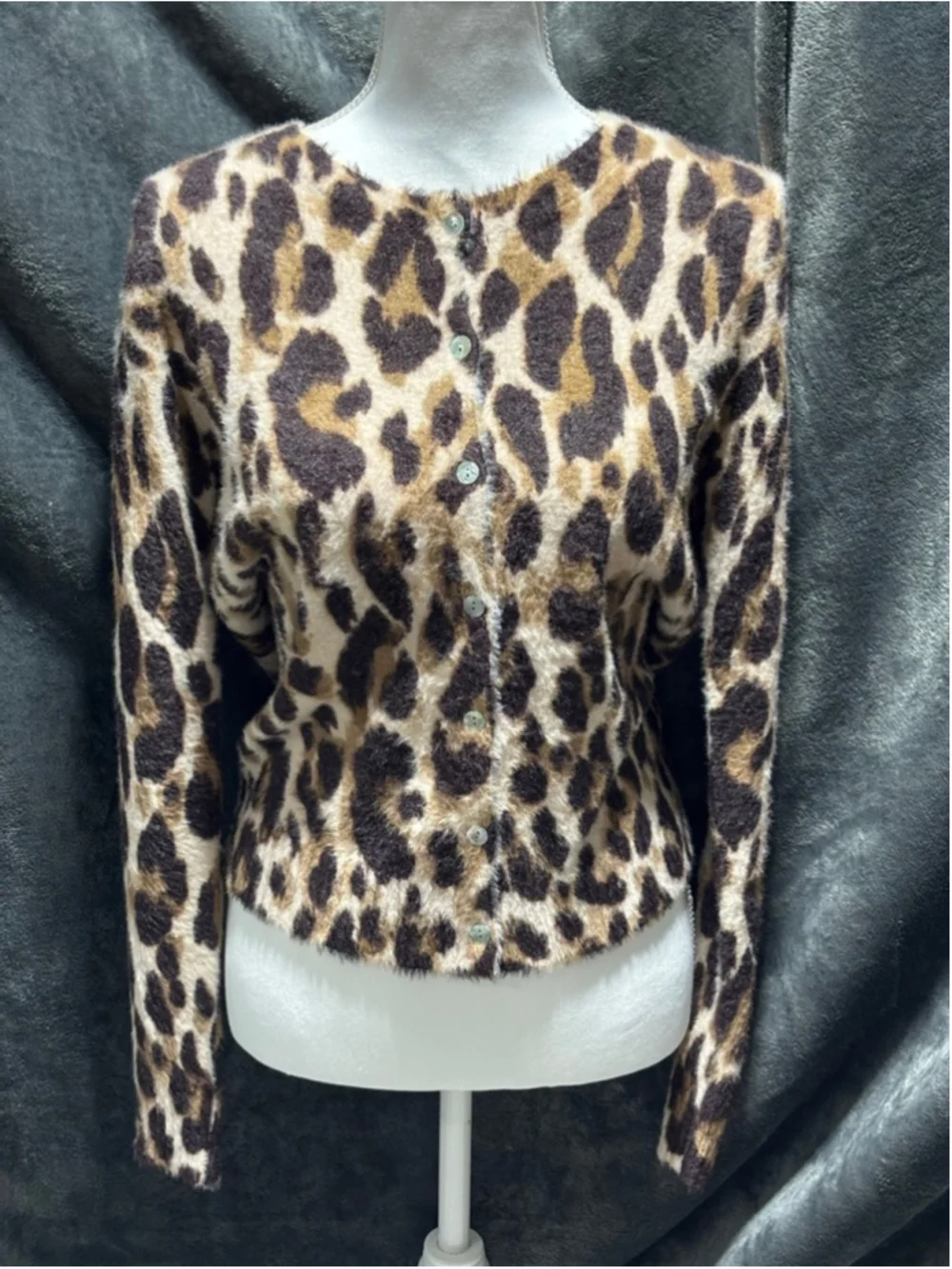 Rachel Zoe Leopard Print Soft & Cozy Fuzzy Button Down Cardigan Size Small NWT - Picture 1 of 7